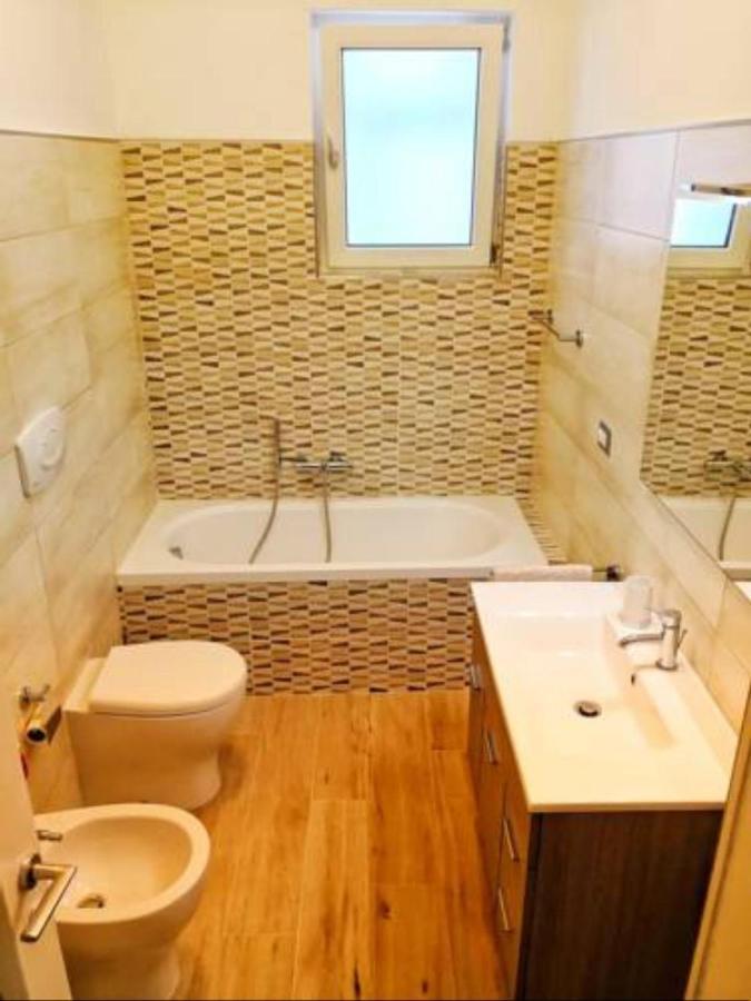 Casa Vergara Piazza Mazzini Лече Екстериор снимка
