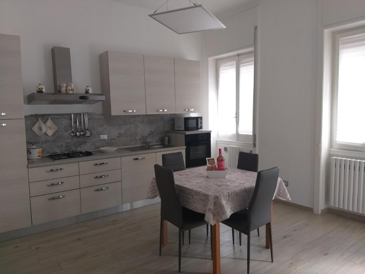 Casa Vergara Piazza Mazzini Лече Екстериор снимка